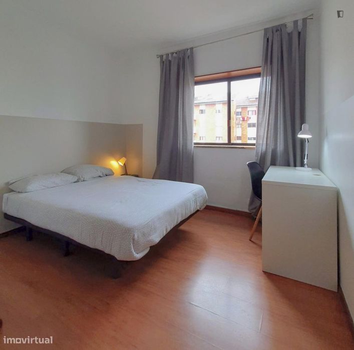 Quarto - localizado em Bairro do Sol Coimbra