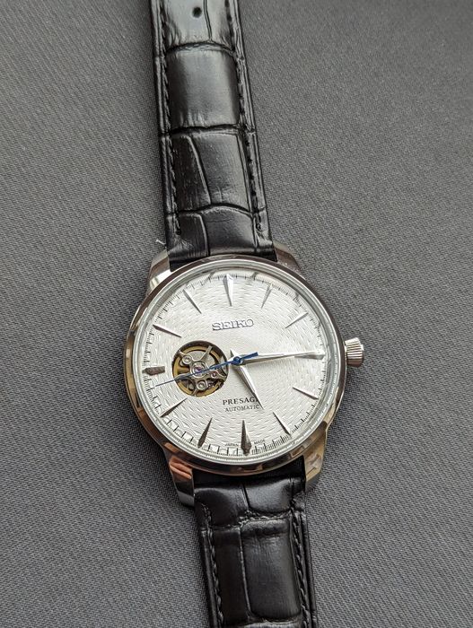 Seiko prestiżowy i elegancki mod open heart biały czarny pasek