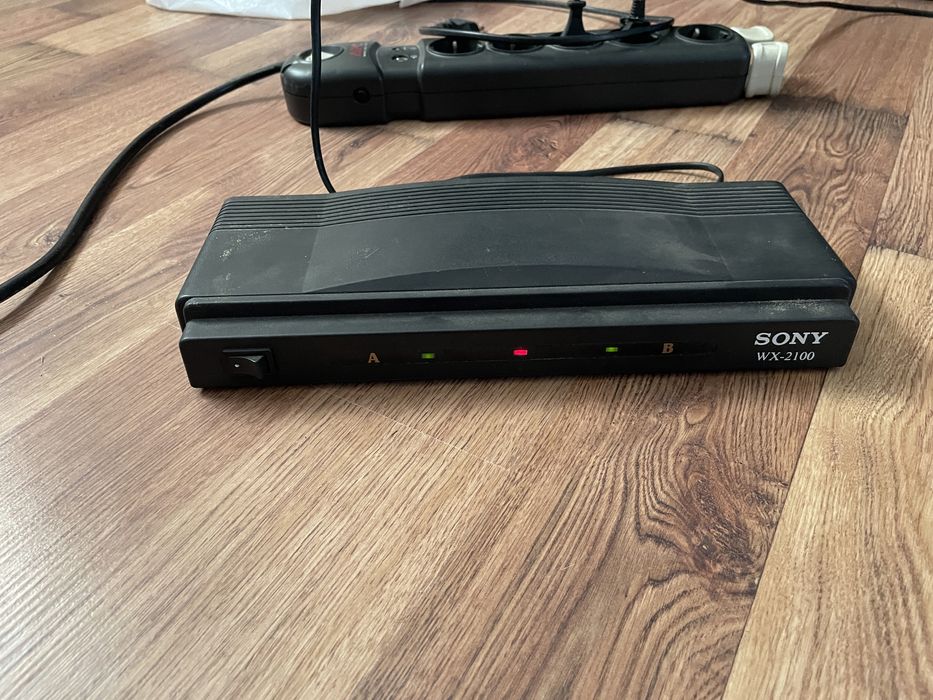 Sony WX-2100 - безпровідна мікрофонна система