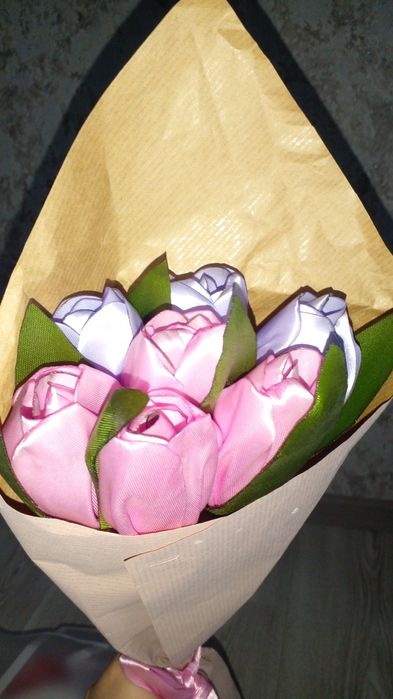 Букети з атласу на подарунок