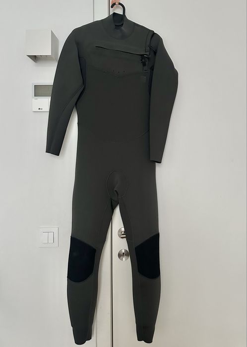 Fato de surf Deeply Explorer II 4/3 Chest Zip – MS, como novo