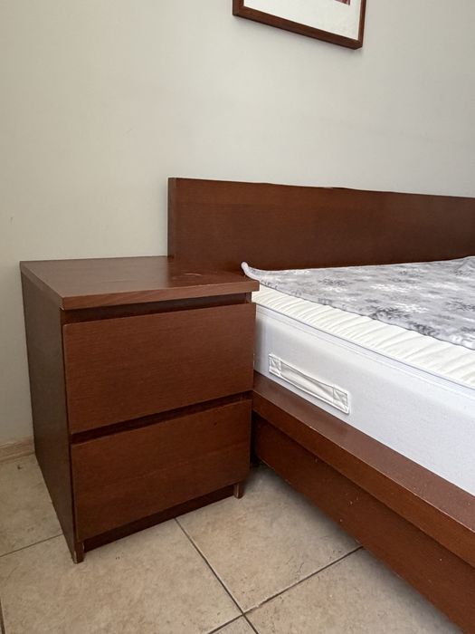 Łóżko IKEA Malm z materacem 160x200 plus gratis szafeczka Malm