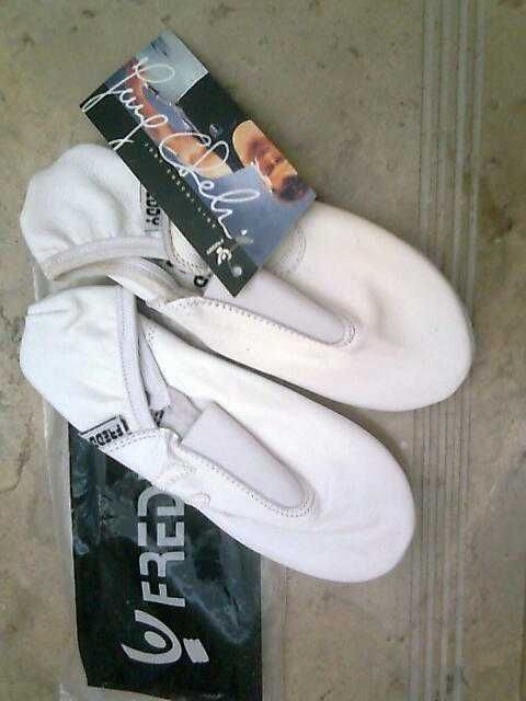 Sapatilhas de dança novas Freddy em couro