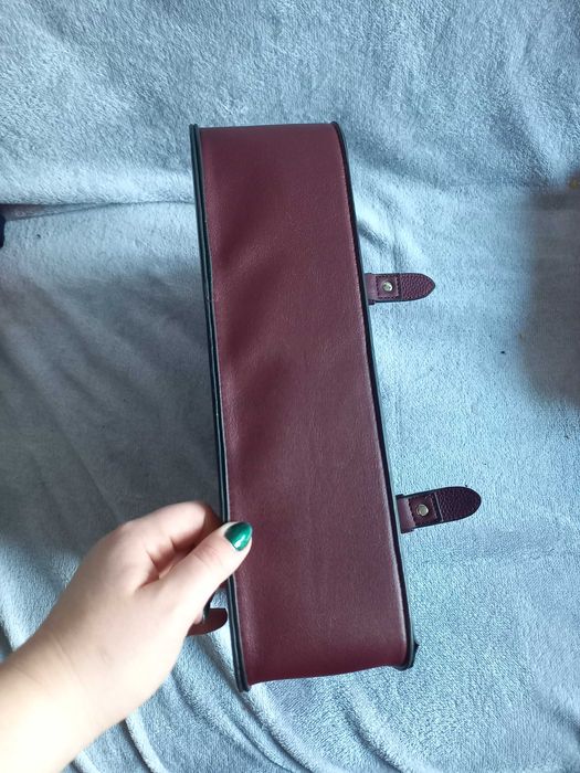 Bordowa torebka a'la teczka