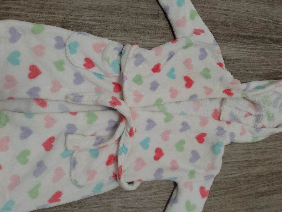 Sprzedam szlafrok dla dziecka wzrost 104 cm.