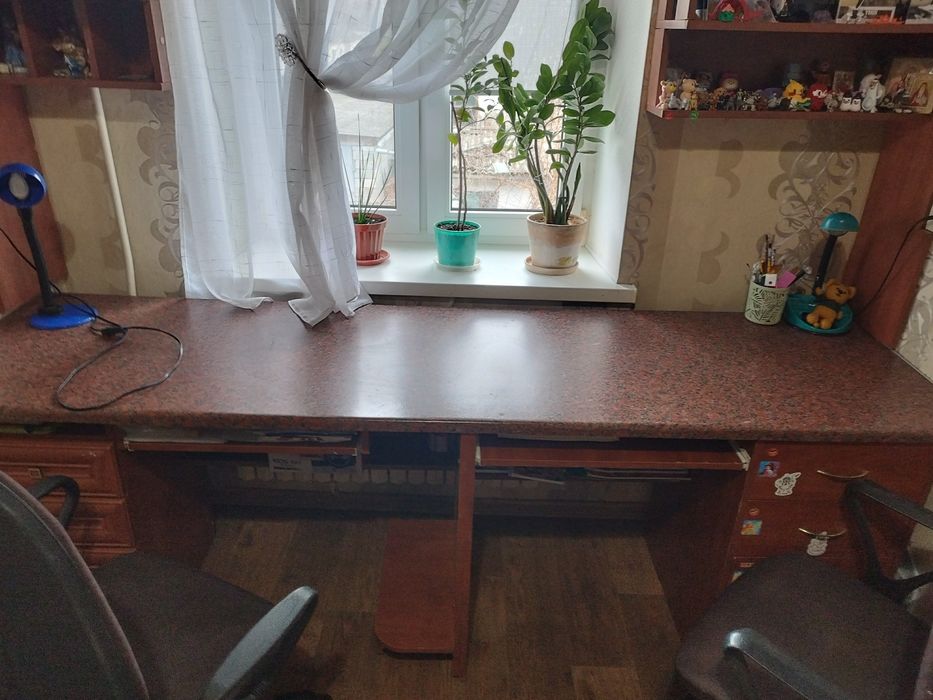 Продам письменный стол
