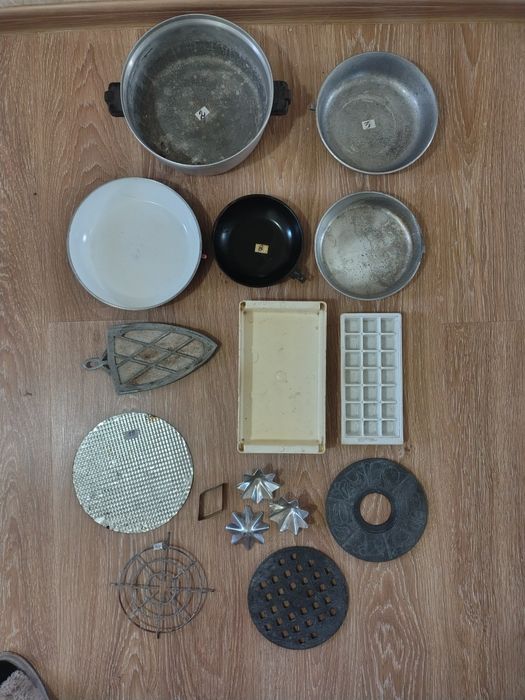 Форма для льда,для запеканок ,для кексов и пасок.Подставка под горячее