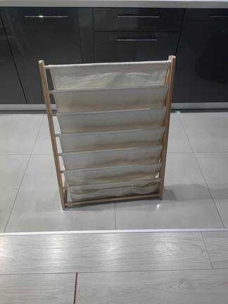 Półeczka dziecięca na książki