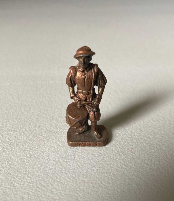Figurinha de Metal Antiga Kinder: Swiss 3