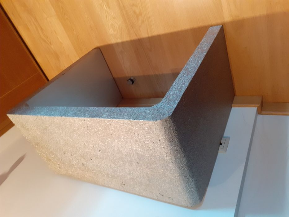 Móvél de apoio em cinza/ prateado e em preto