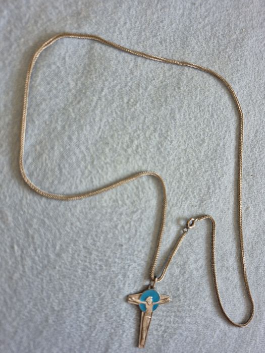 Łańcuszek srebrny z krzyżykiem, ładny splot