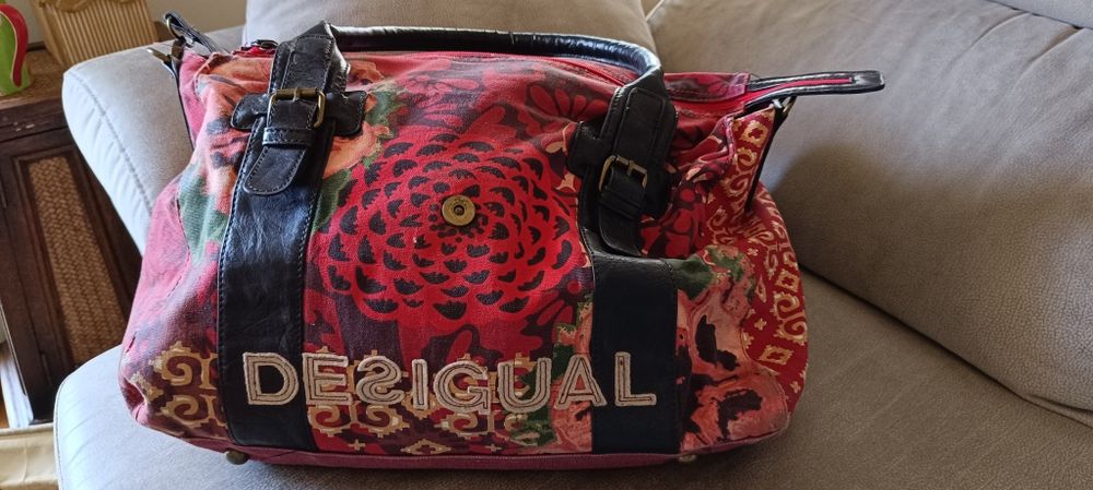 Mala de marca desigual