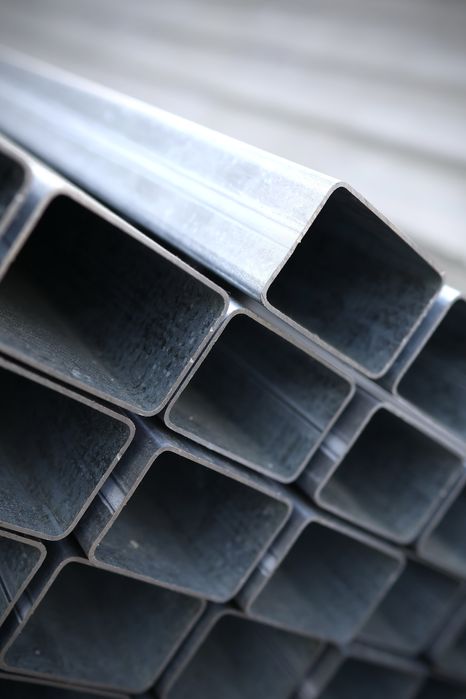 Profile stalowe czarne i ocynkowane - szeroki wybór!