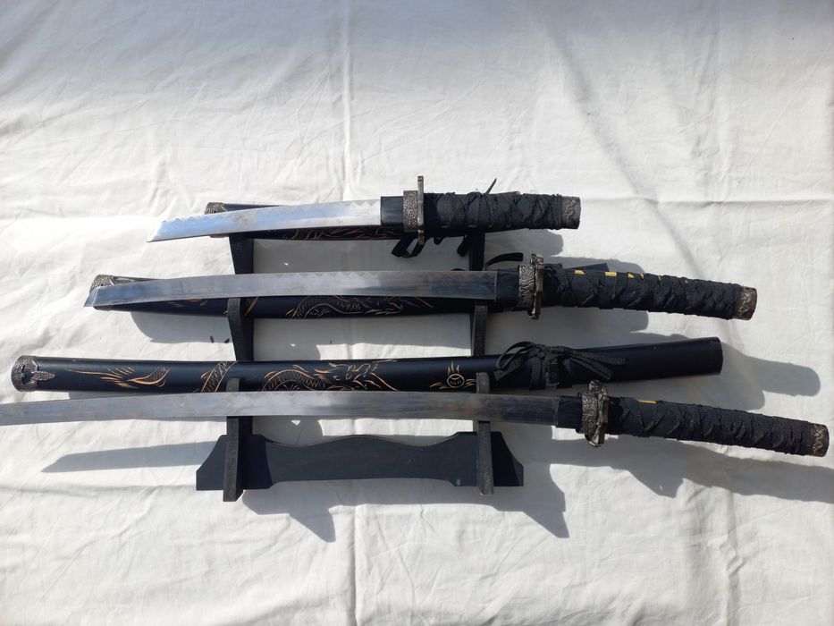 Продам набор мечей самурая б/у