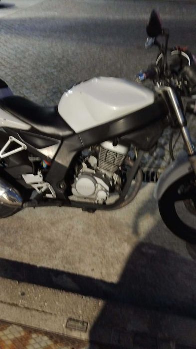 Vendo Daelim roadwin fi  125 2010