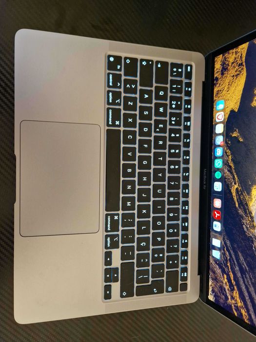 MacBook Air 13" (2020)
