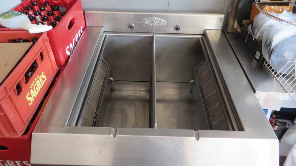 Grelhador Industrial GRESILVA GHPI R2/800 Multifuncional (205kg) – Como Novo