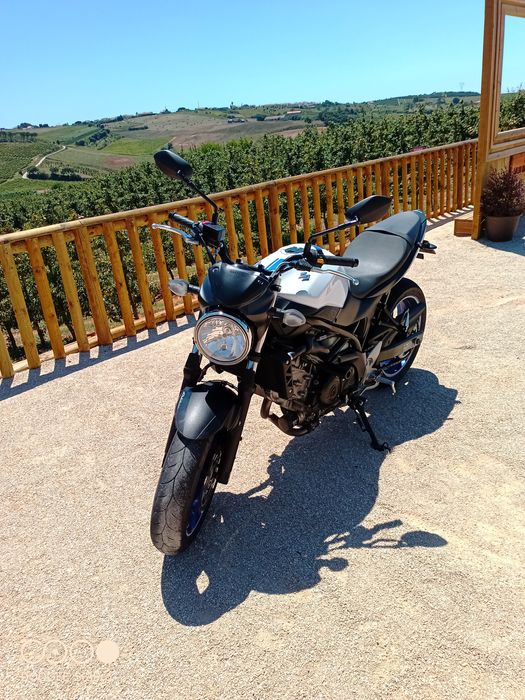 Suzuki SV 650 com 10250km