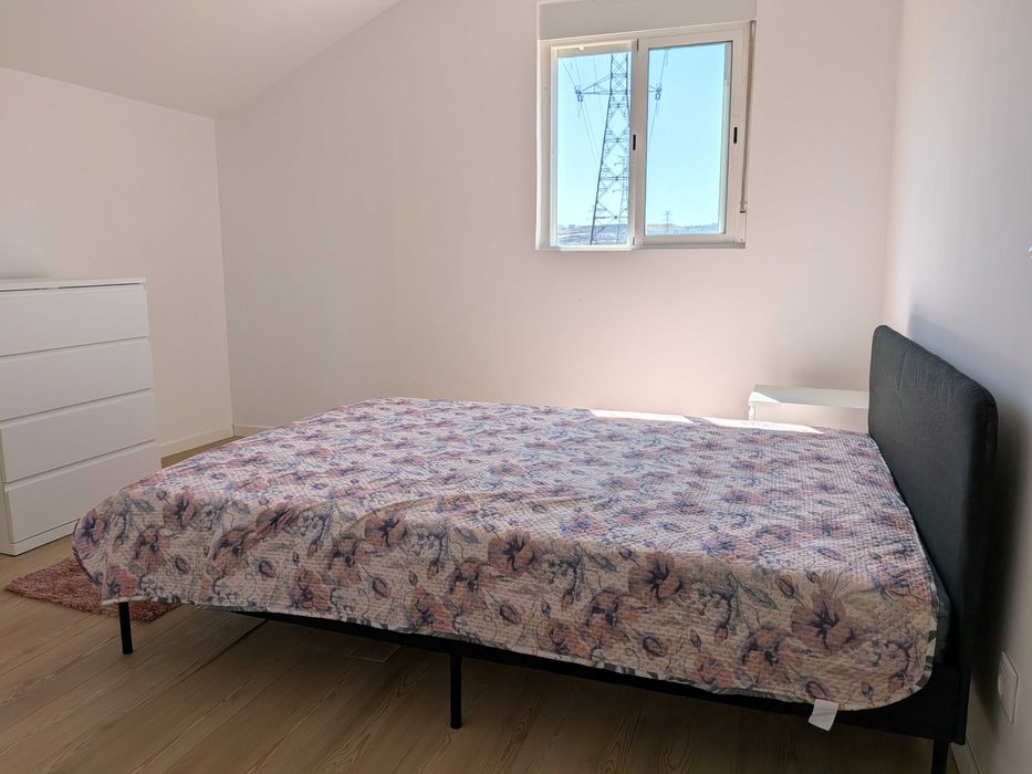 Apartamento T1 para Alugar/Arrendar a 600m da Estação de Metro Sr Roubado