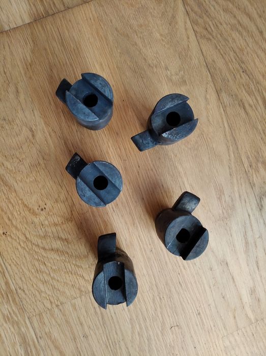 Втулка  Фольксваген т-5 т-6 vw t-5 t-6 втулка подлокотник Multivan