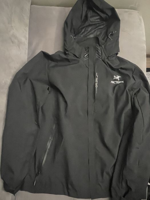 Вітровка arcteryx