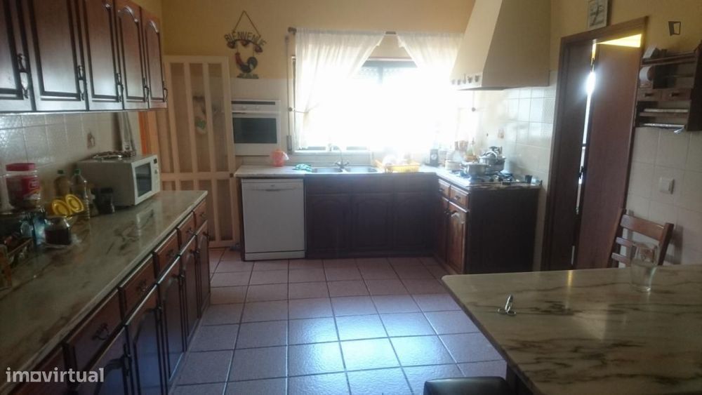 Quarto - localizado em São Martinho de Bispo Coimbra