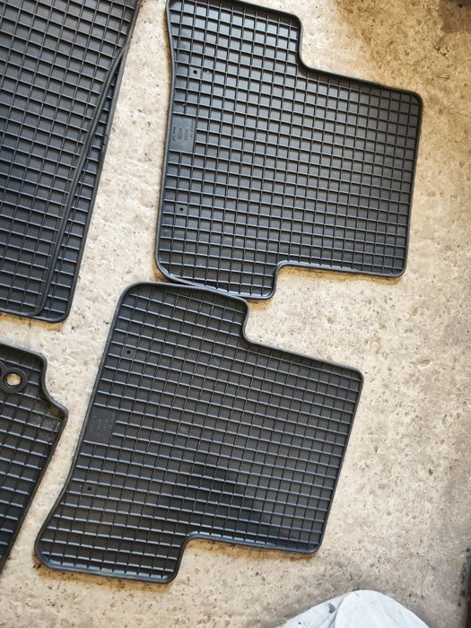 килимки Mercedes W204/W205