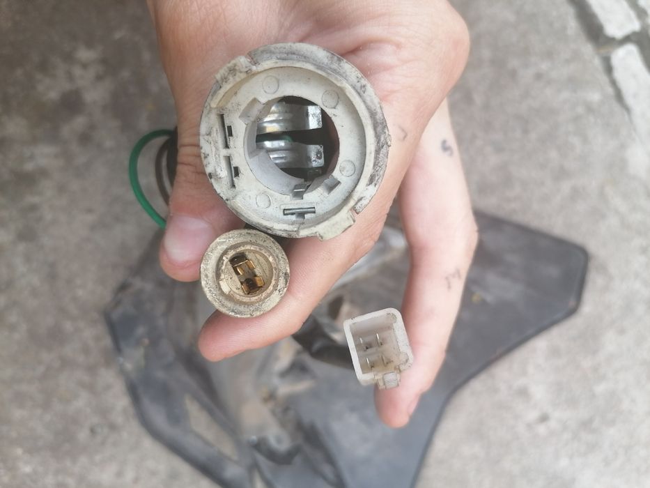 Обтекатель обтічник з фарою і проводкою