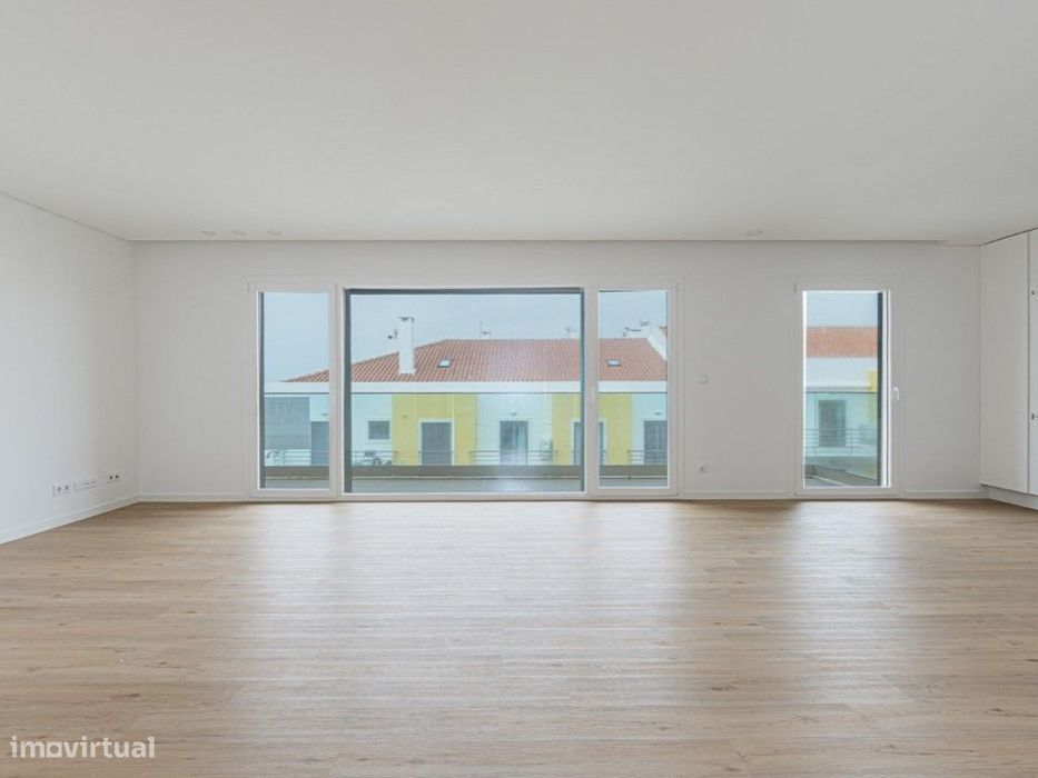 Apartamento T3 | Construção Nova | 3 Suítes | Próximo da Ericeira
