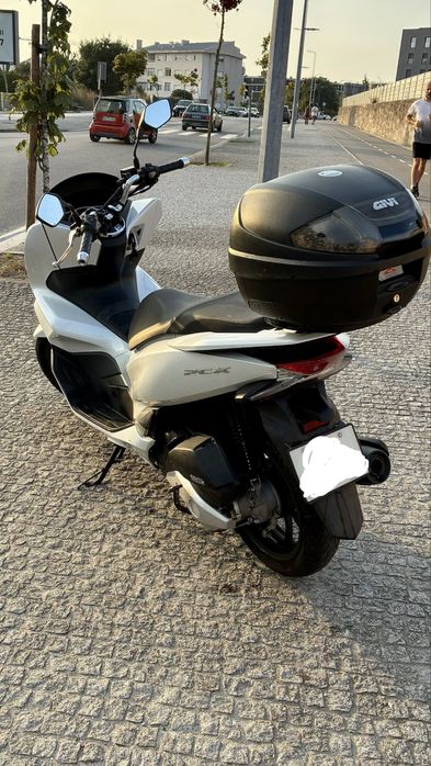 Honda PCX 125 + topcase