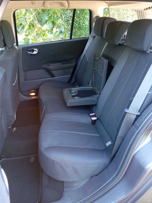 Mégane Breack LUXE PRIVILÉGE -155.000km - faróis Xenon- GPS - Cruise Control - Isofix - 1.5 DCi - 105 CV- IUC 23€/Ano - 5,4lt urbano