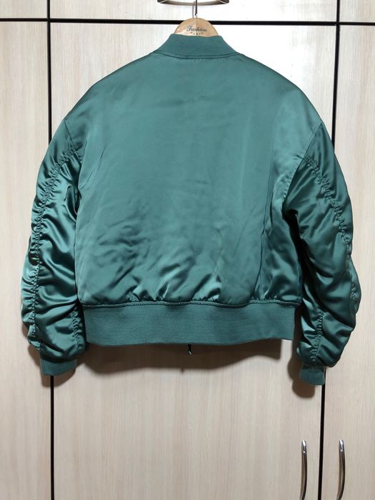 Куртка зеленая Бомбер Levi”s