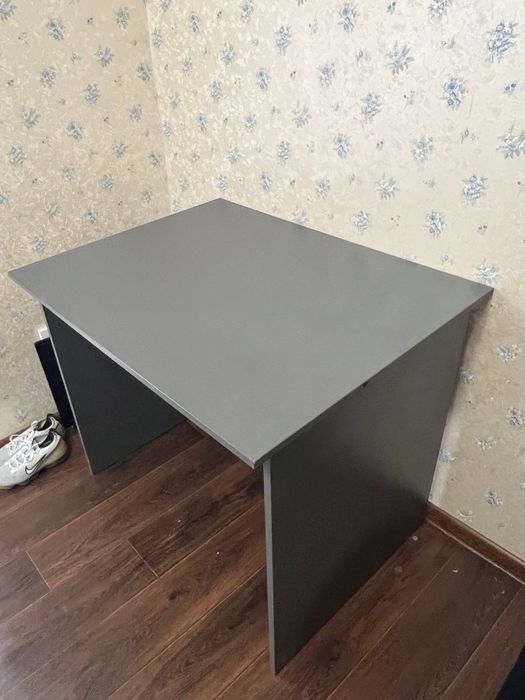 Продам офисный столы
