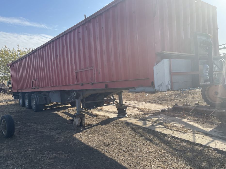 Напівпричіп-контейнеровоз schwarzmuller з контейнером