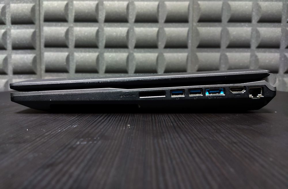 Clevo W370ET 17.3" Core i7-3540M 8GB 480GB SSD GTX660M 2GB