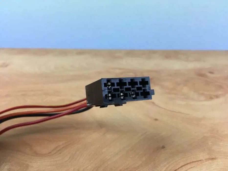 Cabo - adaptador para rádio de carro (novo)
