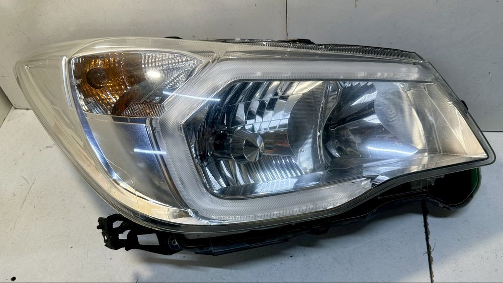 Фара правая Subaru Forester SJ 2012-2016 84002SG000 Європа