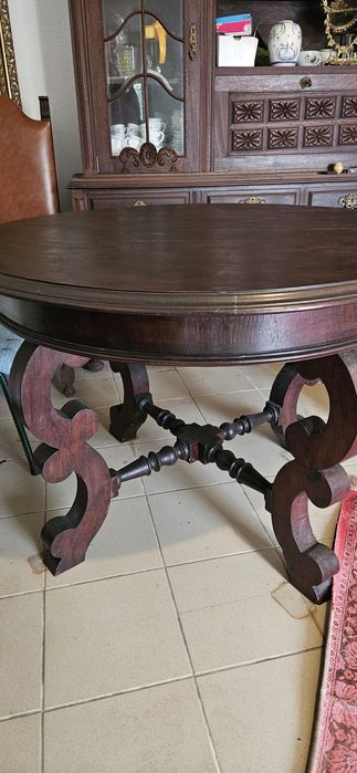 Mesa em madeira maciça extensivel