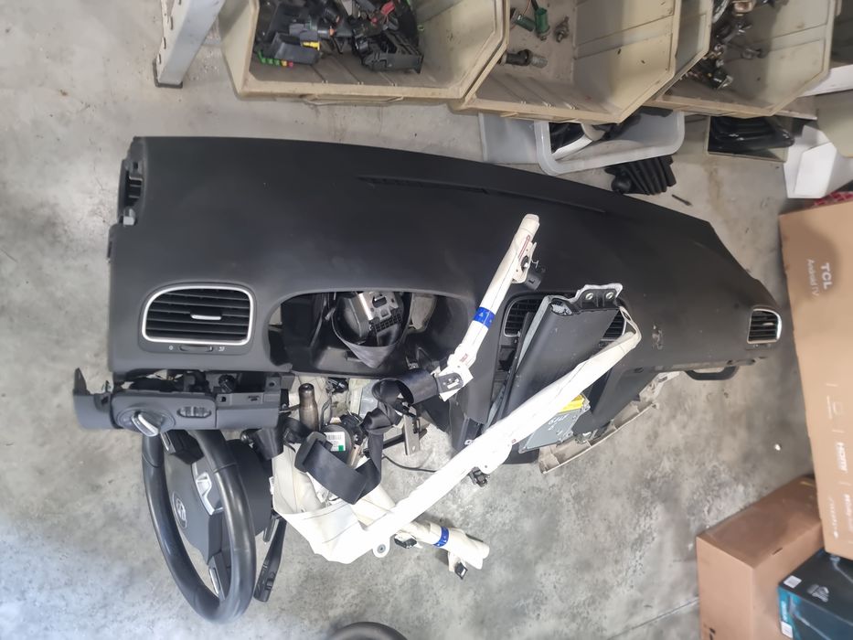 Tablier com air bgs Volkswagen Golf 6 1.6 tdi