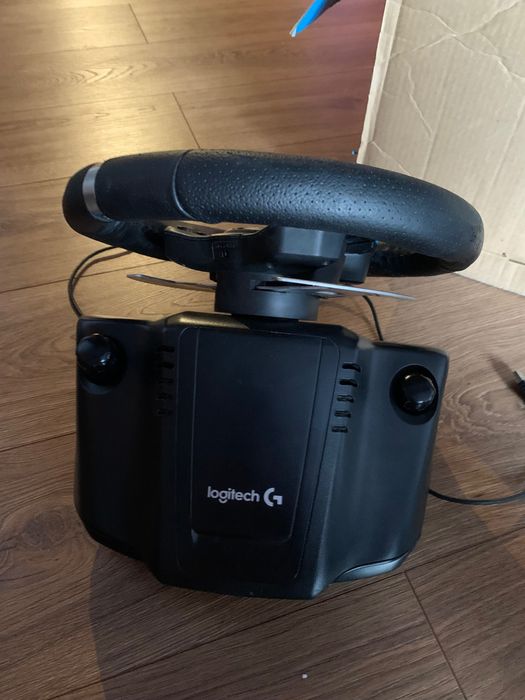 Kierownica i pedały Logitech do PS3 i PS4