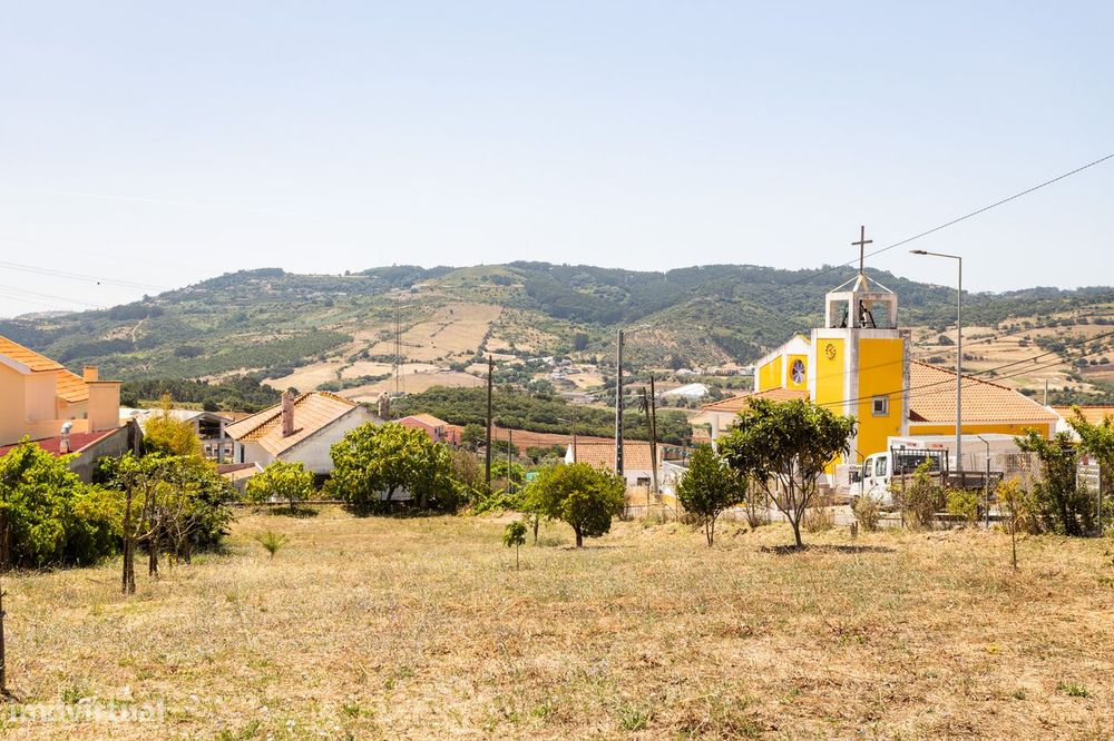 Terreno Urbano de 1.796 m² em Moninhos – Loures | Ideal para Construçã
