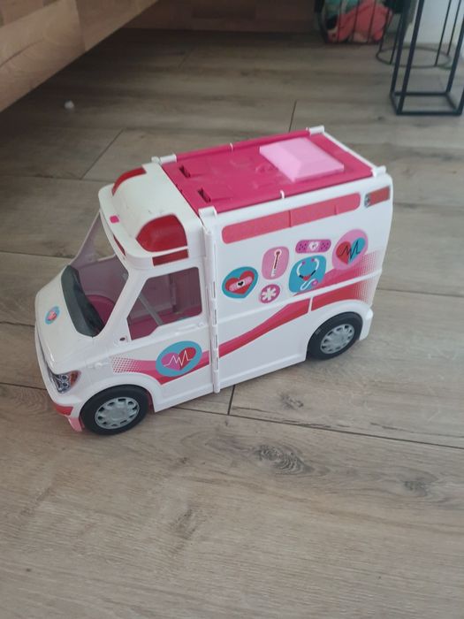 Karetka dla  Barbie