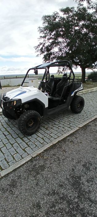 Polaris RZR 570 Trator