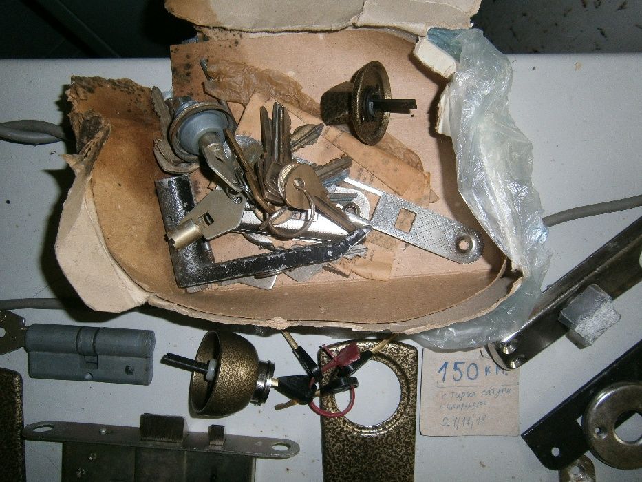 замок врезной дверной