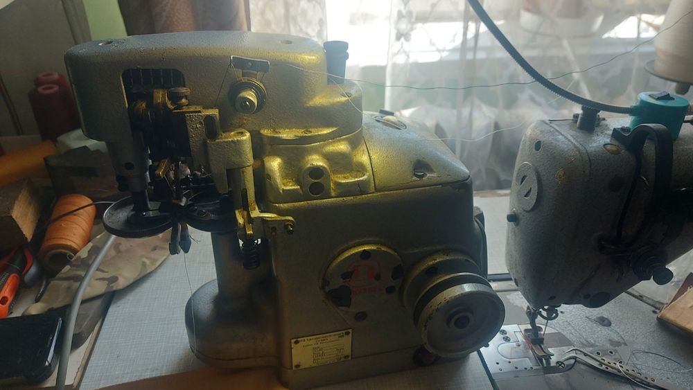 Швейная машина 2-х ниточного цепного стежка