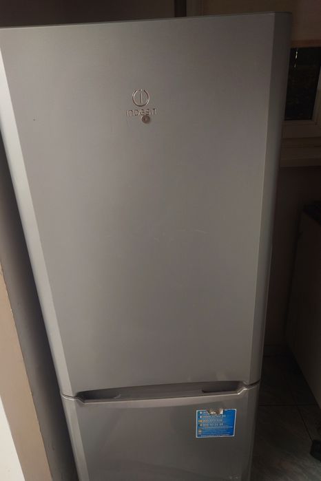 Lodówka 150cm Indesit szara