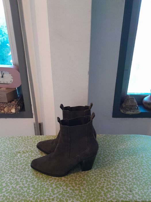 Vendo Botas de Senhora MANGO muito bonitas como novas