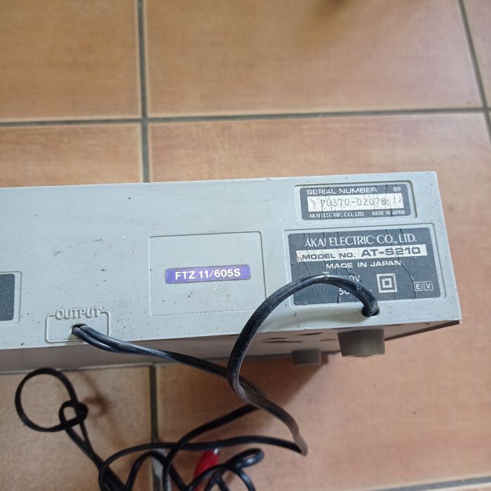 Tuner Akai AT-S210