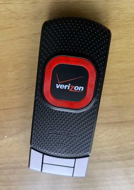 Модем Pantech UML290 з підтримкою LTE, 3G, 4G.