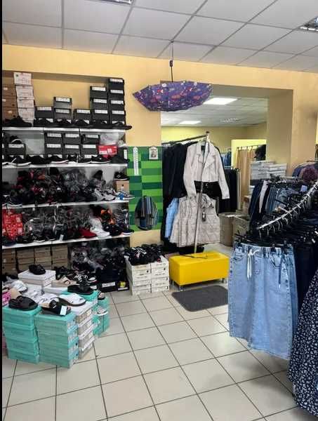 Нежитлове приміщення магазину загальною площею 118,9 кв.м.